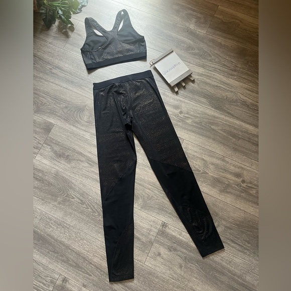 Nike Pro Metallic Dots Sports Bra & Tight Set in Black & Metallic Gold. Size M - Picture 7 of 14